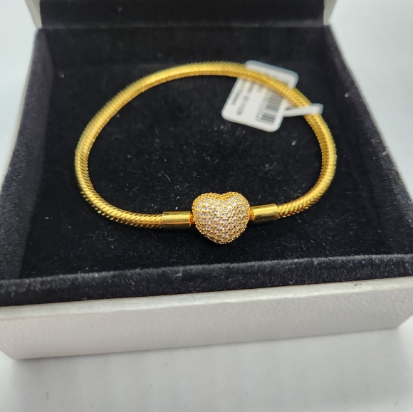 Pandora Moments 14k Golden Plated Sparkling Heart Claps Snake Chain Bracelet 7.1 - Picture 2 of 8
